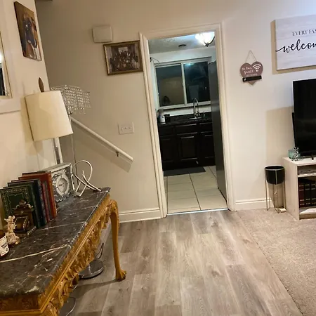 Wild Rose Apartment
